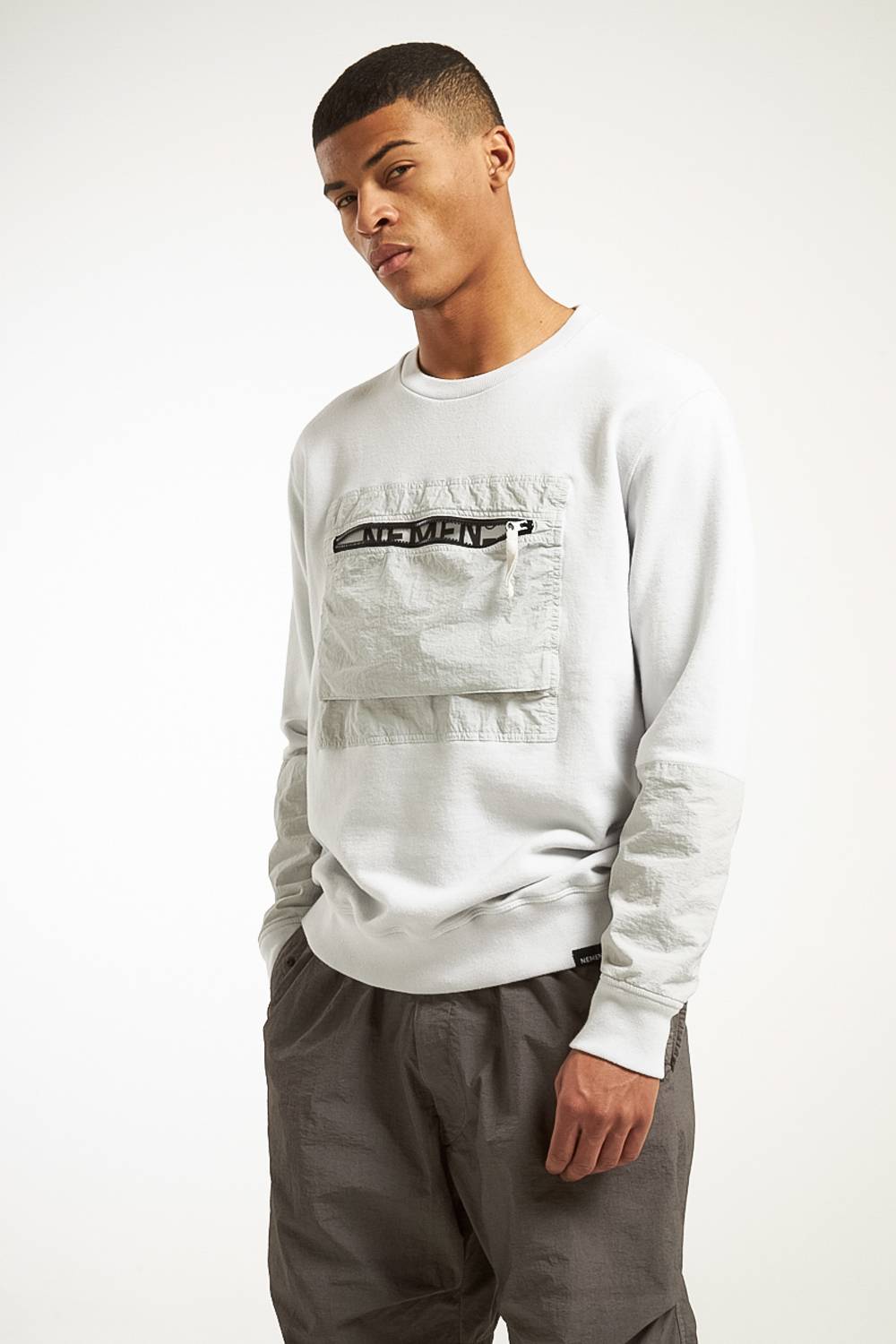 NemeN NMN_E23130F_216 [JYNX – CHEST POCKET ROUNDNECK] Promozione