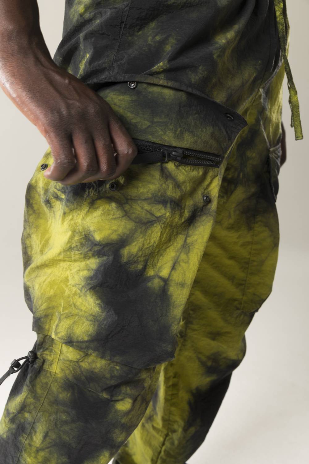 NemeN NMN_E22031P/1_158 [BRUS TIE-DYE CLIMBER CARGO PANTS] Offerte stagionali