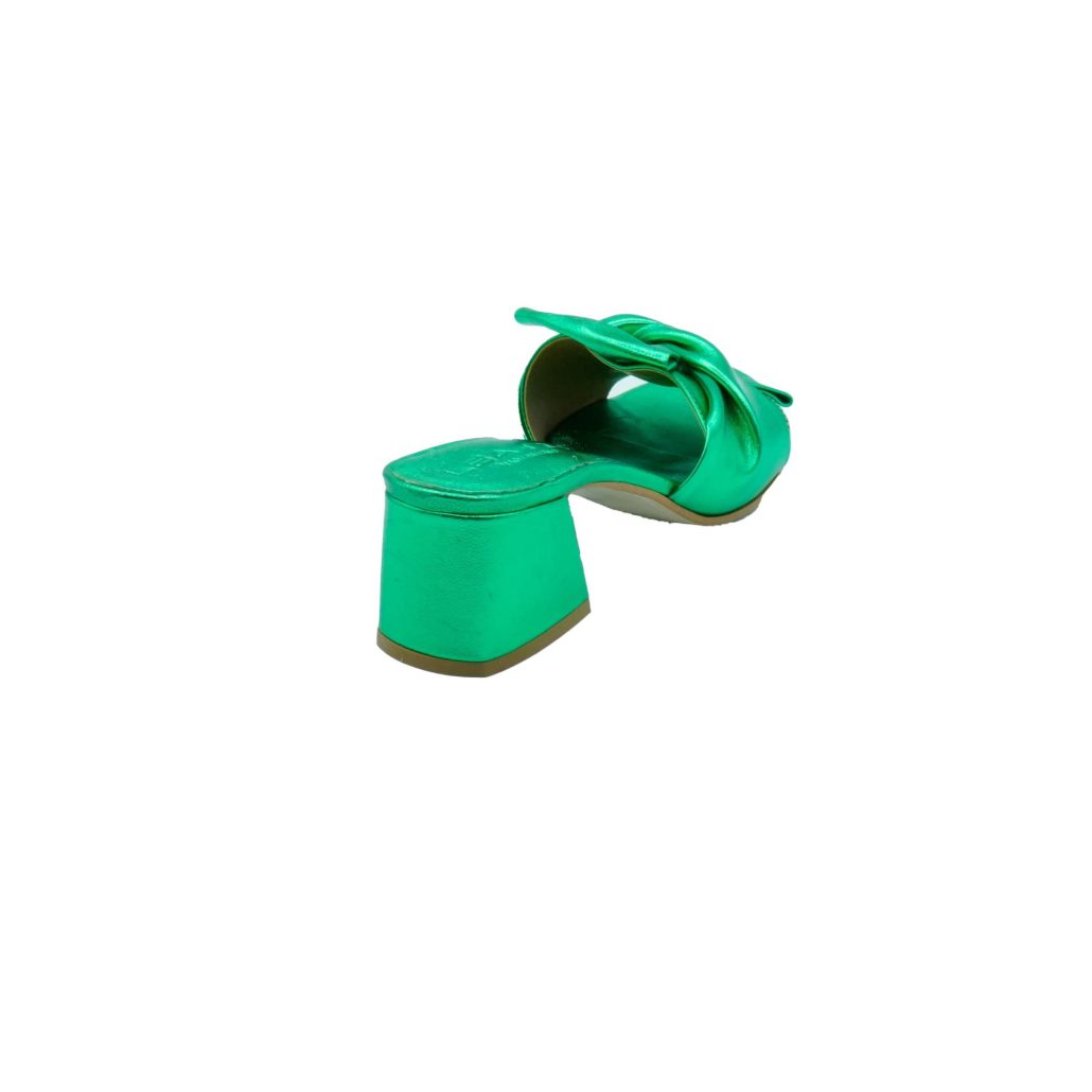 Lea Gu ciabatta in nappa laminata, fascia con nodo frontale, tacco 50mm Soddisfazione Garantita