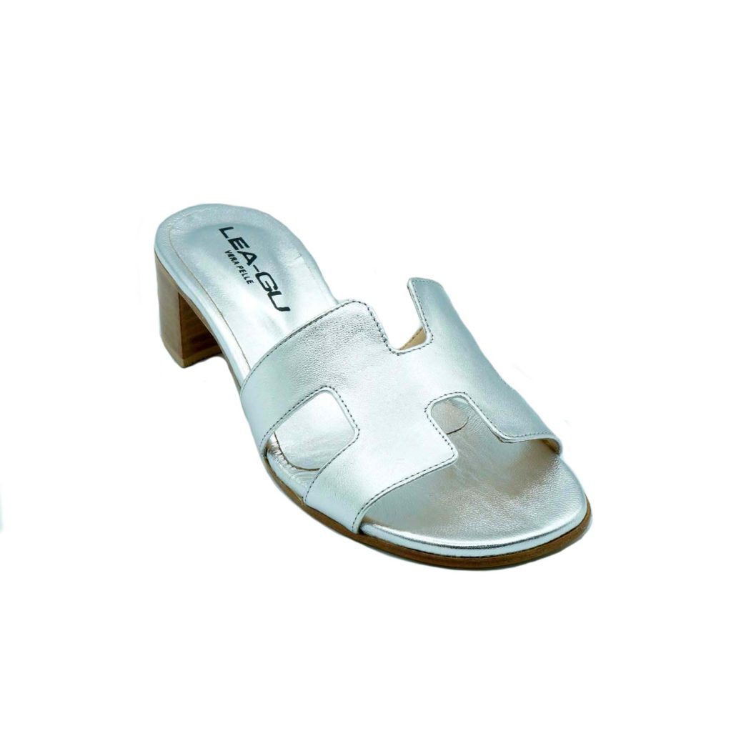 Lea Gu ciabattina in nappa laminata , fascia frontale, tacco 30mm Shopping Online