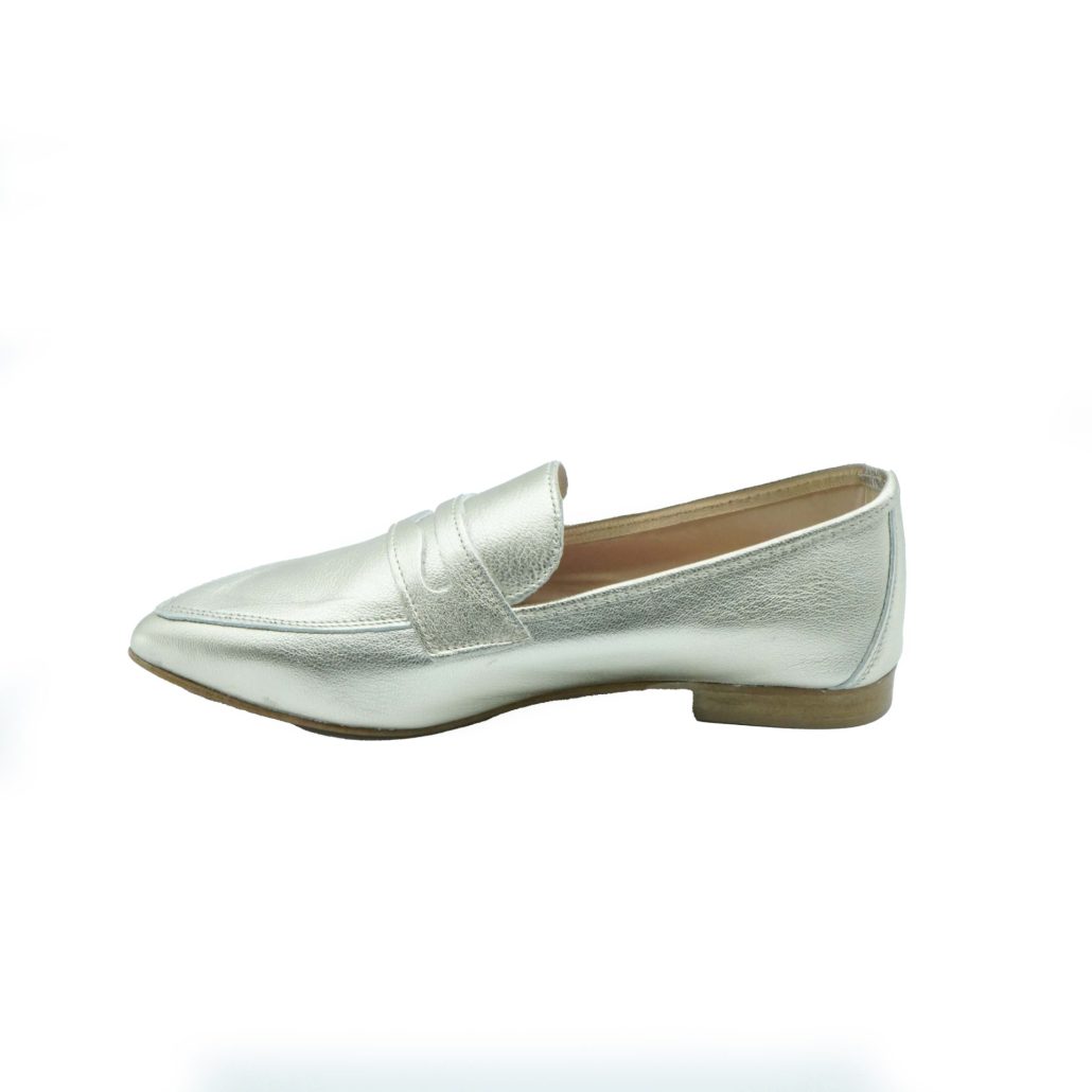 Lea Gu mocassino in nappa laminata, bocca di leone frontale, tacco 10mm Saldi Di Fabbrica