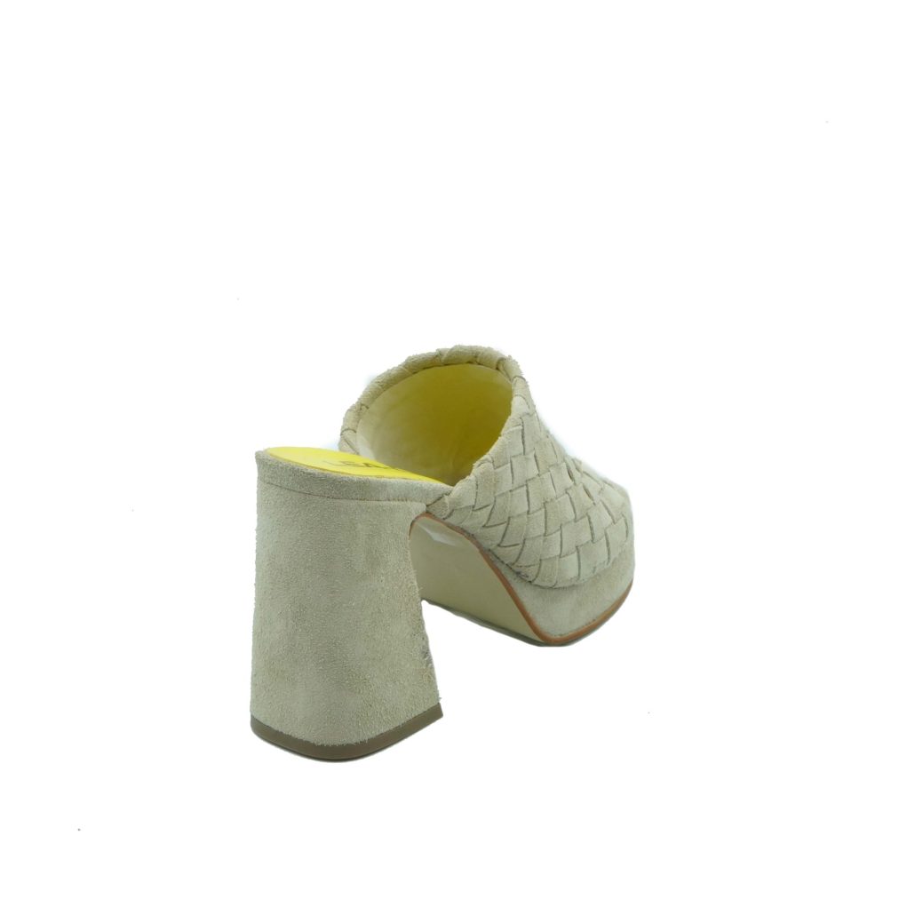 Lea Gu sabot in camoscio, fascia frontale intrecciata, tacco ricoperto 100mm plateau 20mm 2025