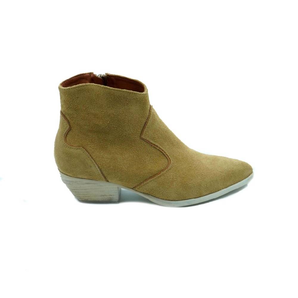 Lea Gu texano in camoscio con inserti in nappa, zip interna, tacco 40 mm Novità