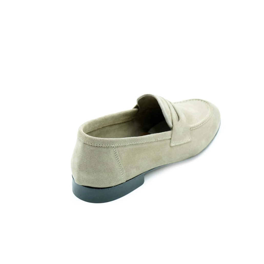 Lea Gu mocassino in camoscio, bocca di leone frontale, tacco 20mm Saldi Di Fabbrica