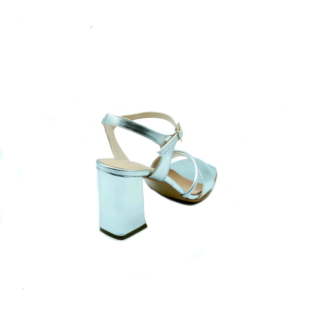 Lea Gu sandalo in nappa, doppia fascia frontale, punta quadrata, chiusura sul collo del piede, tacco ricoperto 80mm Acquista Ora