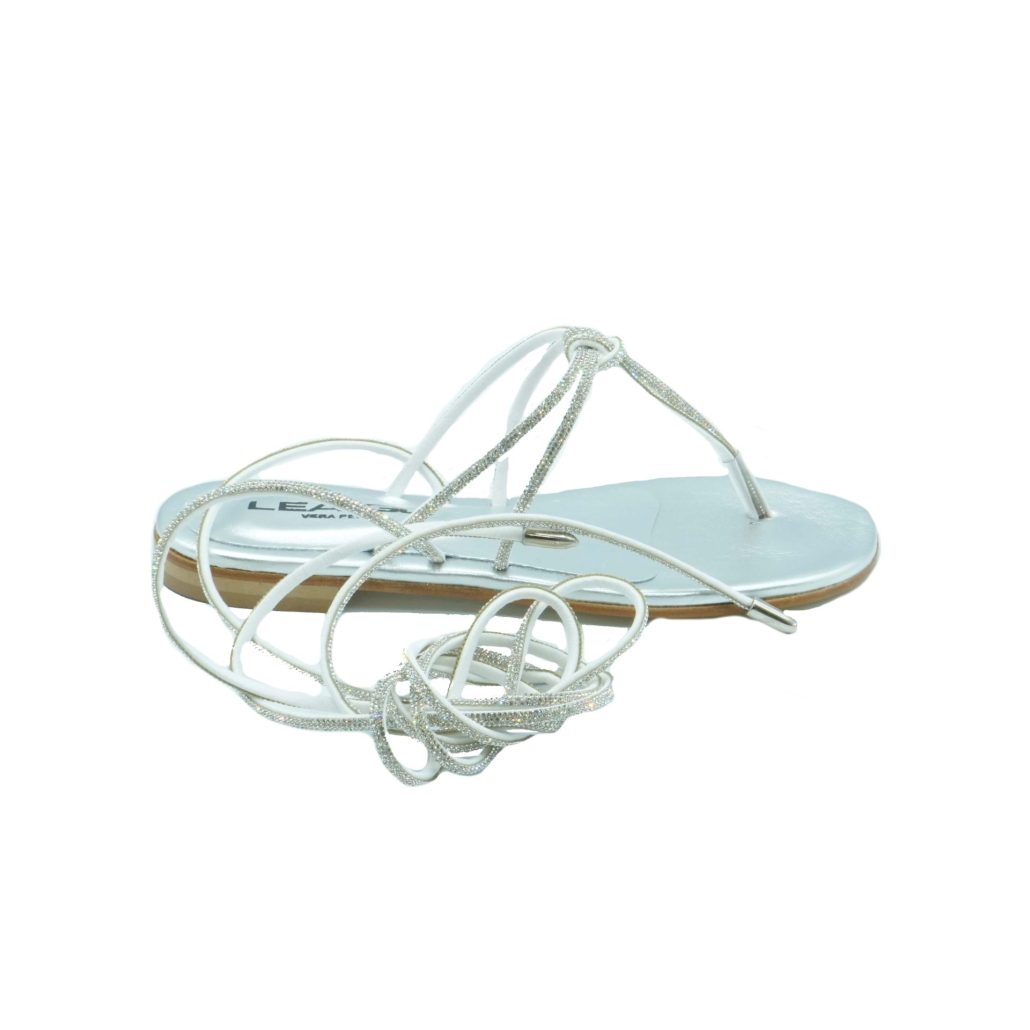 Lea Gu sandalo infradito in nappa laminata con strass, allacciatura al polpaccio, tacco 10 mm Shopping Online