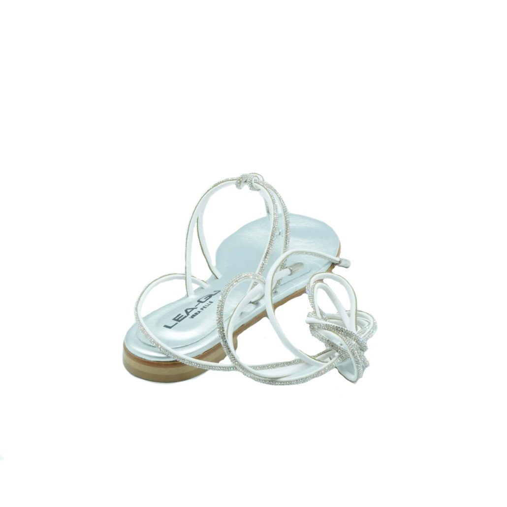 Lea Gu sandalo infradito in nappa laminata con strass, allacciatura al polpaccio, tacco 10 mm Shopping Online