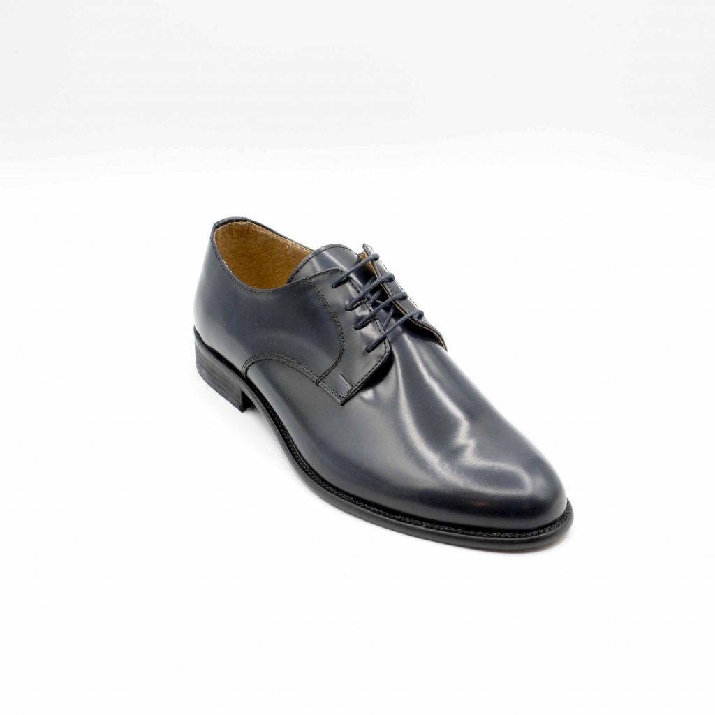 Lea Gu scarpa in vitello abrasivato con allacciatura frontale, tacco 25 mm 2025
