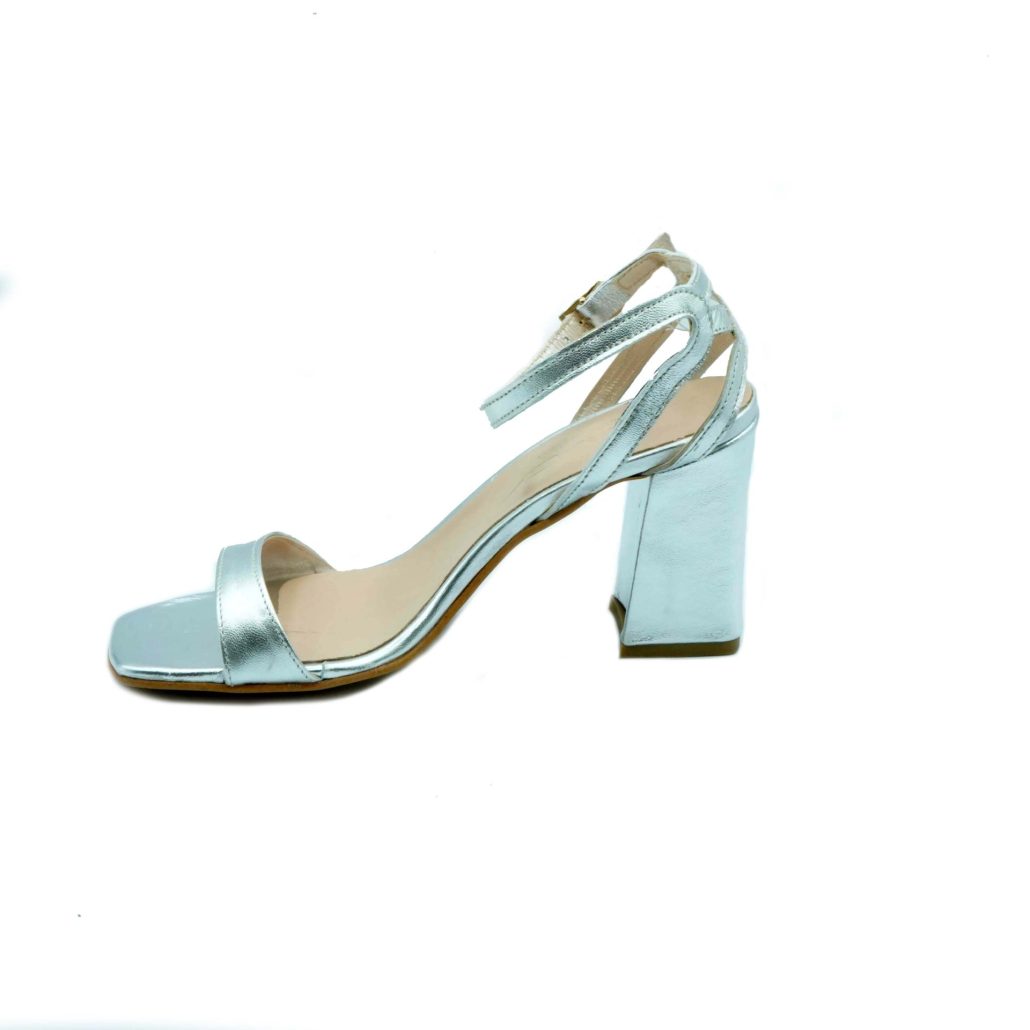 Lea Gu sandalo in nappa, fascia frontale, intreccio posteriore, chiusura alla caviglia, tacco ricoperto Shopping online