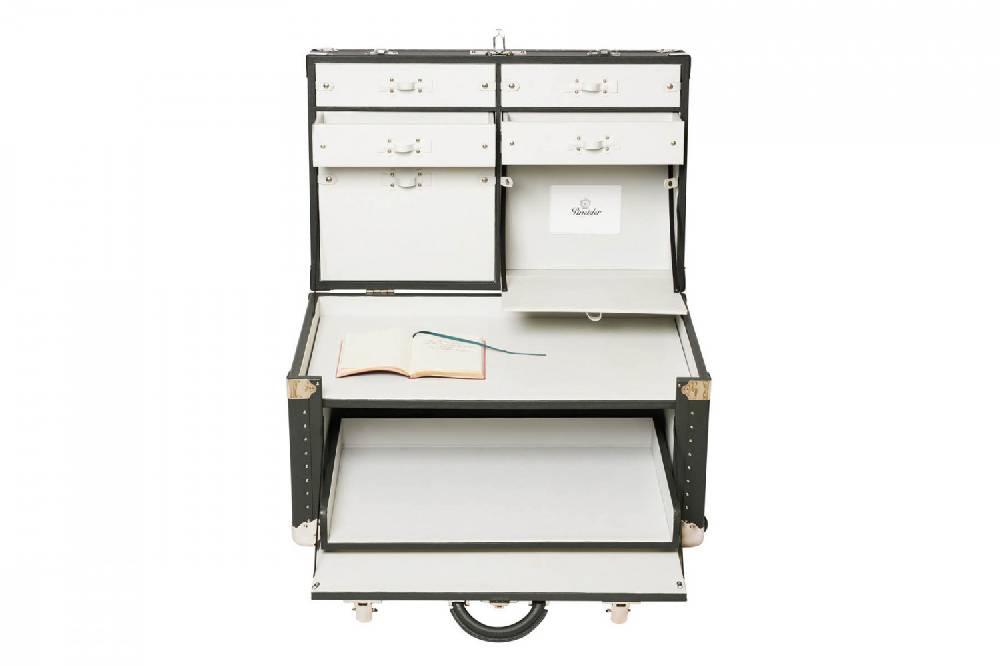 Pineider Baule fasciato, realizzato in pelle di vitello. Dimensione grande 120x51x51cm Vendite Flash