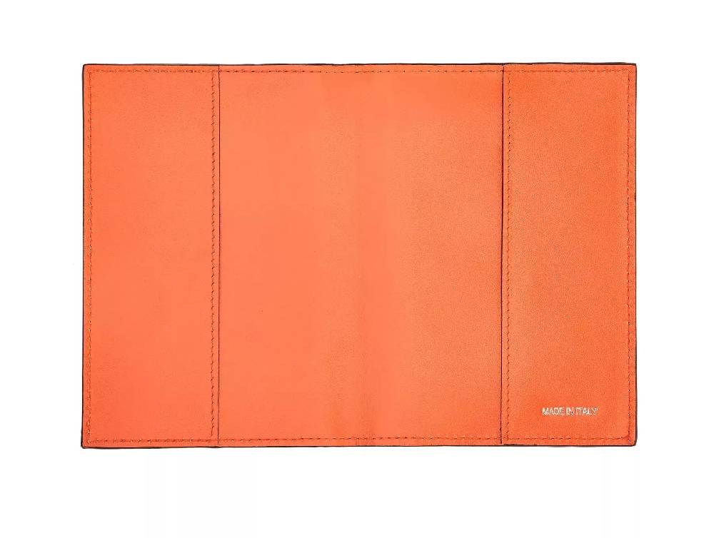 Pineider Porta Passaporto in Mini-Embossed Nuovo