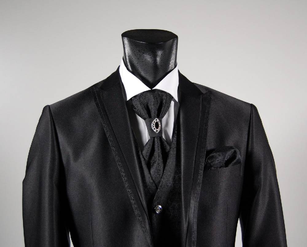 Musani Milano Cerimonia Abito da sposo nero slim fit completo di gilet cravatta e camicia musani milano 2025