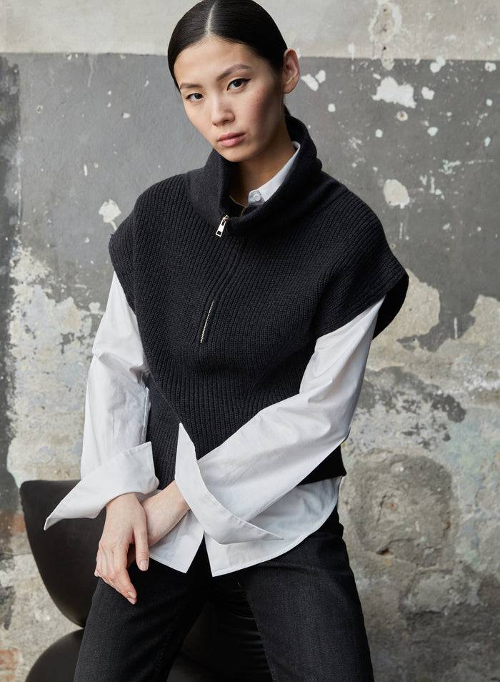Lorena Antoniazzi GILET IN MAGLIA Sconto