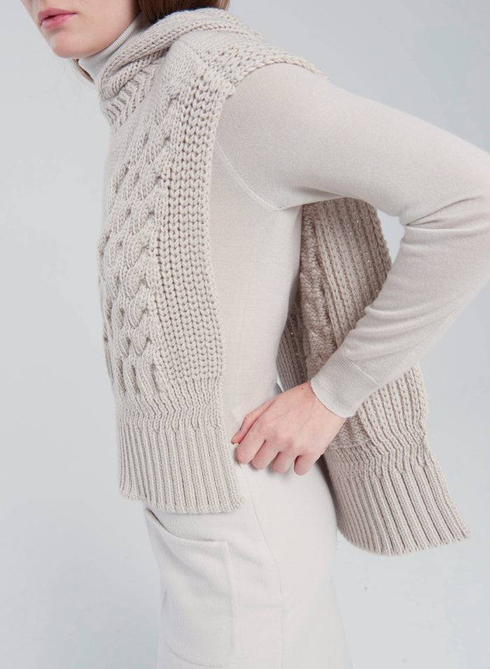 Lorena Antoniazzi GILET IN MAGLIA A TRECCIA SCOLPITA In Linea