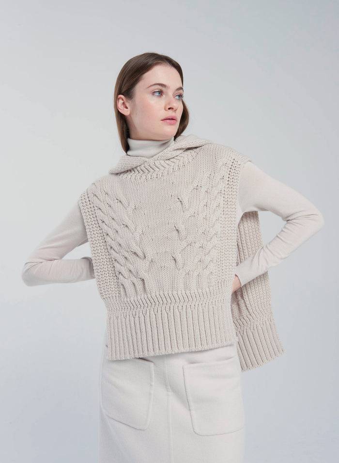 Lorena Antoniazzi GILET IN MAGLIA A TRECCIA SCOLPITA In Linea