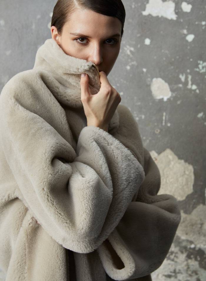 Lorena Antoniazzi CAPPOTTO IN MONTONE Saldi