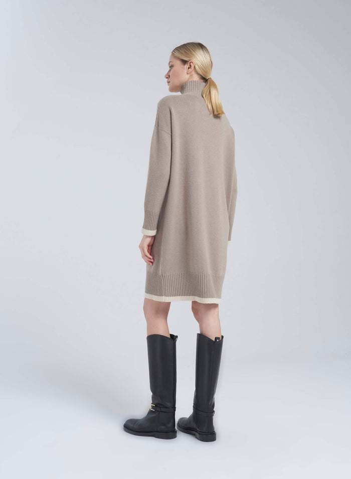Lorena Antoniazzi ABITO MIDI IN MAGLIA Acquista Ora