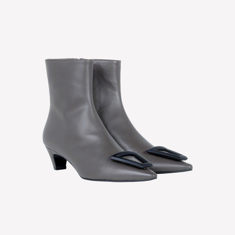 Roberto Festa Ankle boot in agnello con dettaglio in metallo opaco Lissy Sottocosto