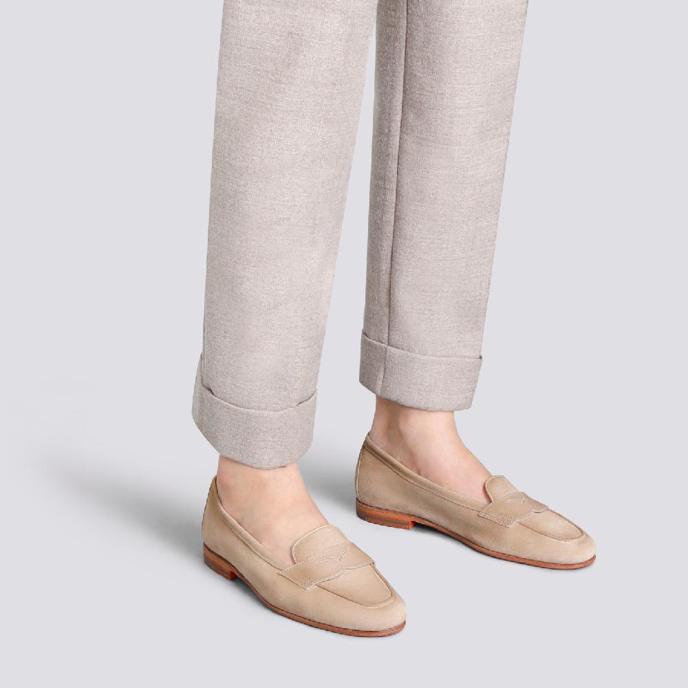 Santoni Mocassino Carla da donna in suede beige Acquista Ora