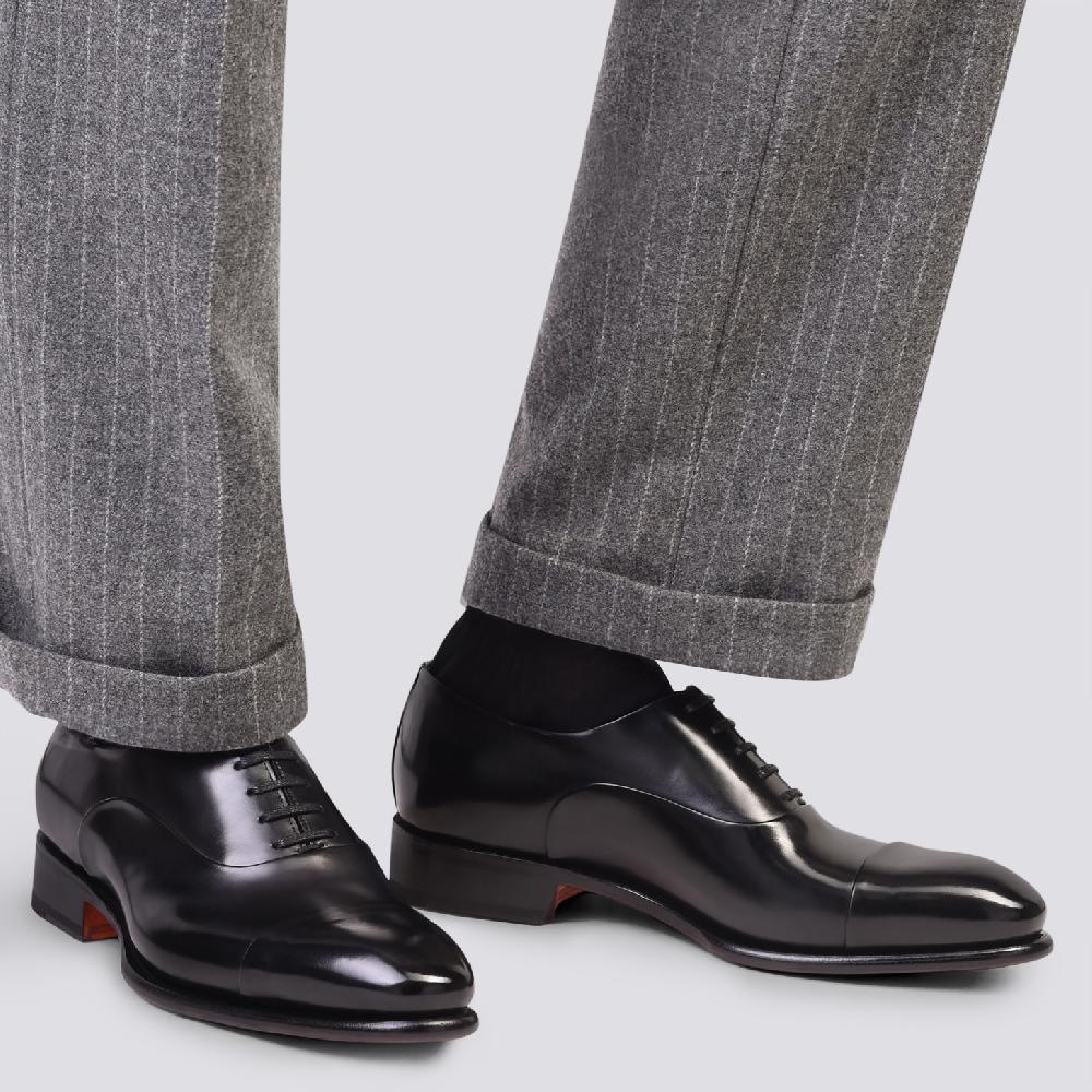 Santoni Stringata oxford da uomo in pelle anticata nera Qualità