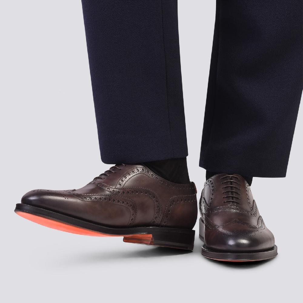 Santoni Stringata oxford brogue da uomo in pelle anticata marrone Prezzo Ridotto