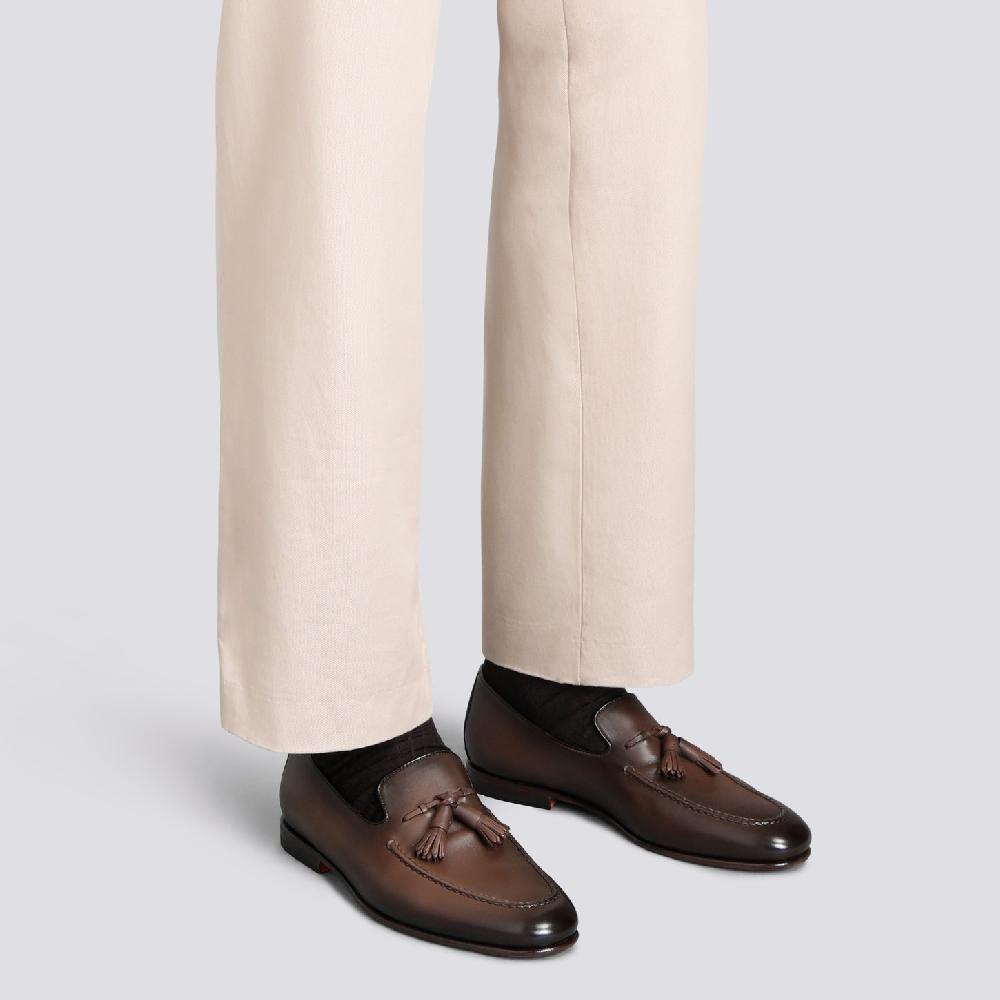Santoni Mocassino con nappe da uomo in pelle anticata marrone In Linea