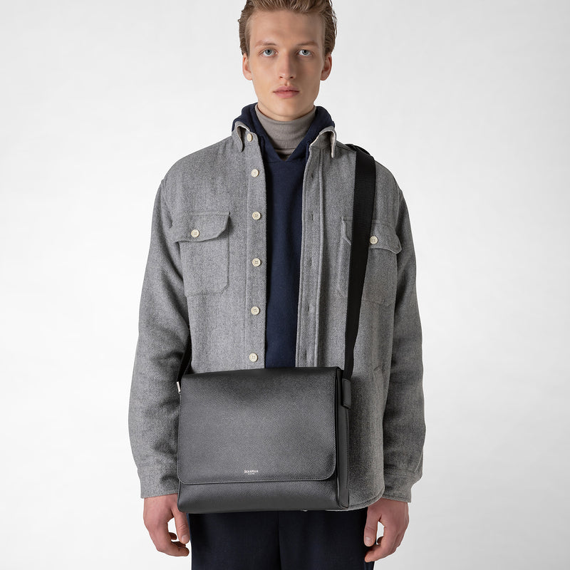 Serapian Borsa messenger piccola in pelle evoluzione nero eclissi Online