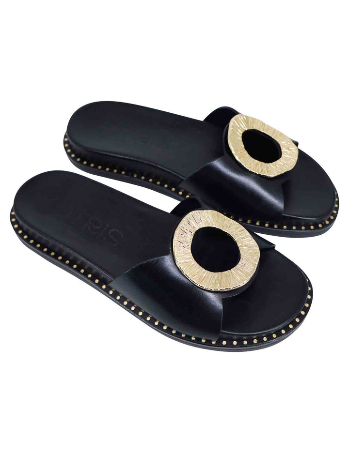Spatarella Sandali donna flat in pelle nera con fussbett e fibbia in oro Qualità