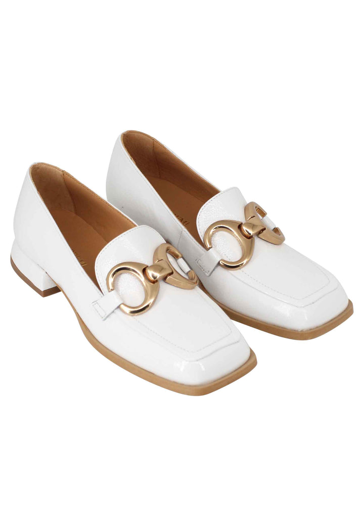 Spatarella Mocassini donna Poppi Chal in naplak off white con morsetto in oro satinato Novità
