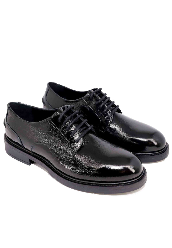 Spatarella Stringate donna in pelle naplack nero con suola in gomma e tacco basso Offerte