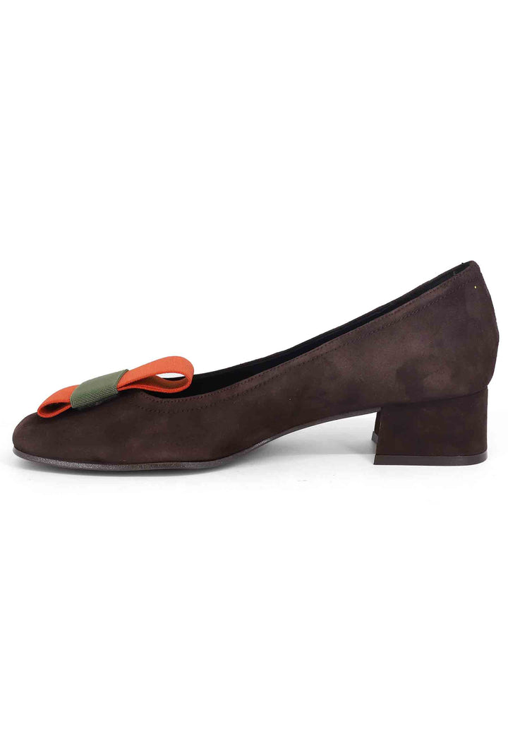 Spatarella Decollete donna in camoscio marrone con tacco basso 2025