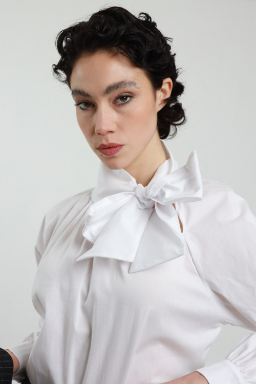 Susy Mix Blusa con Fiocco In Linea
