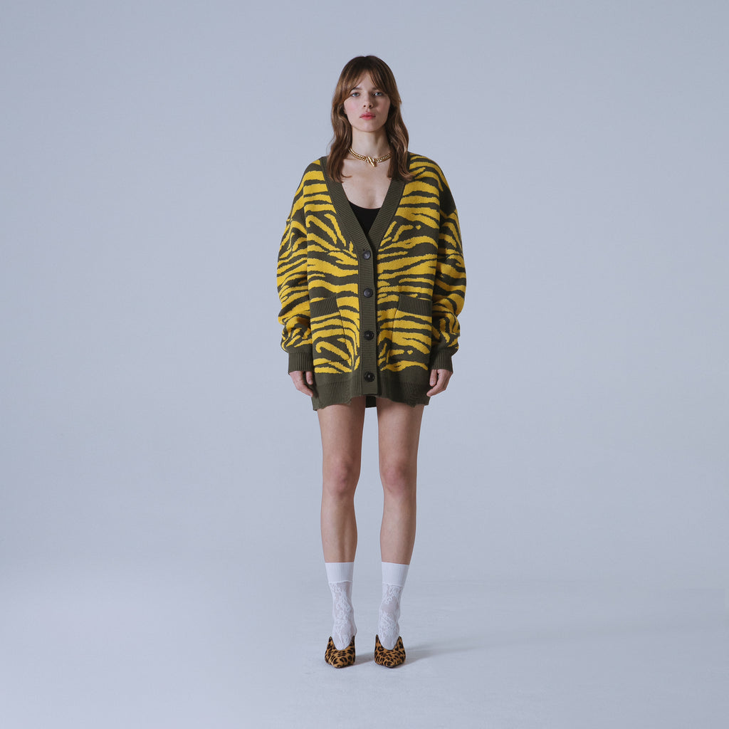 Sveta Milano Cardigan lungo jacquard Georgia in verde e giallo 2025