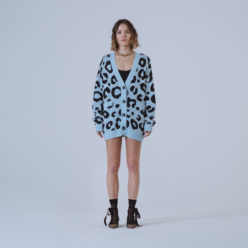 Sveta Milano Cardigan lungo jacquard Georgia in azzurro e nero Italy