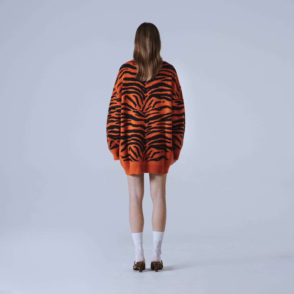 Sveta Milano Cardigan lungo jacquard Eléonore in arancione e nero Pezzi Unici