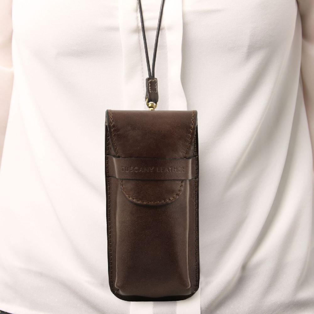 Tuscany Leather Esclusivo Portaocchiali/Portacellulare a Tracolla in Pelle Misura Grande Soddisfazione Garantita