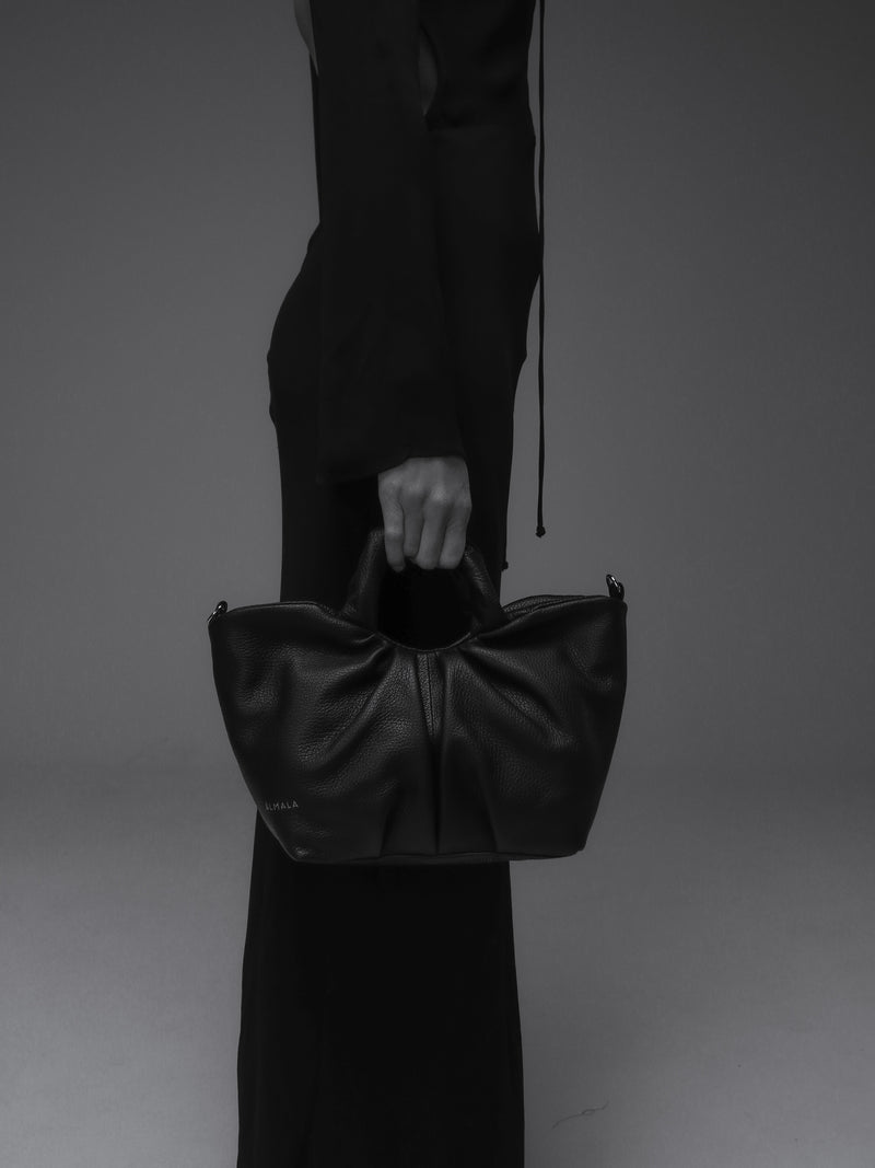 ALMALA KOURTNEY | ALBICOCCA Online